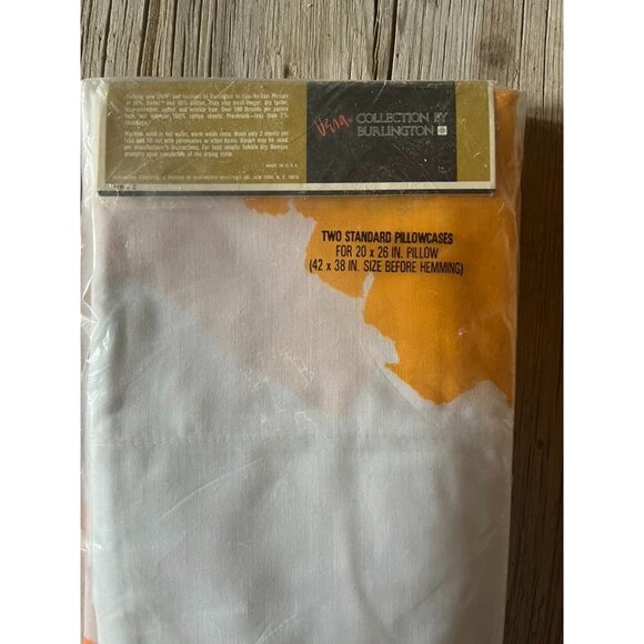 Vtg MCM Vera Collection Burlington 2 Standard Pillowcases No iron cot/ poly USA - Picture 3 of 3